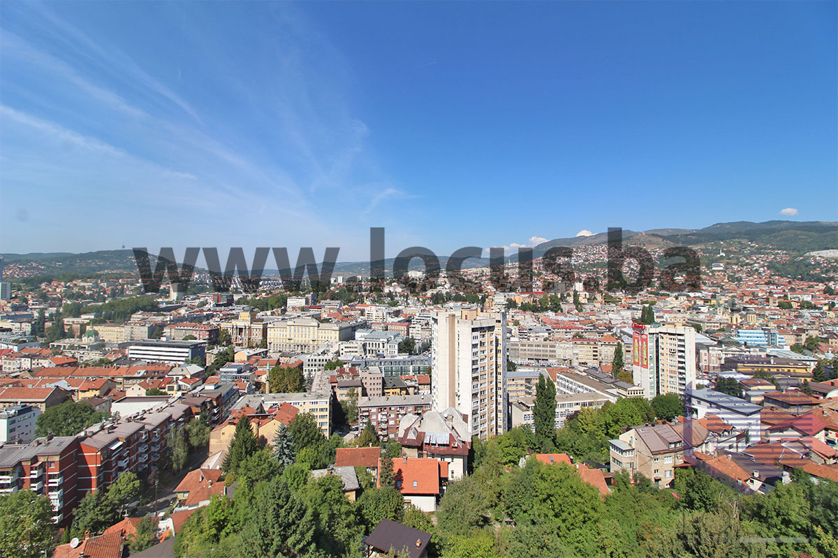 18. Pogled sa terase.jpg
